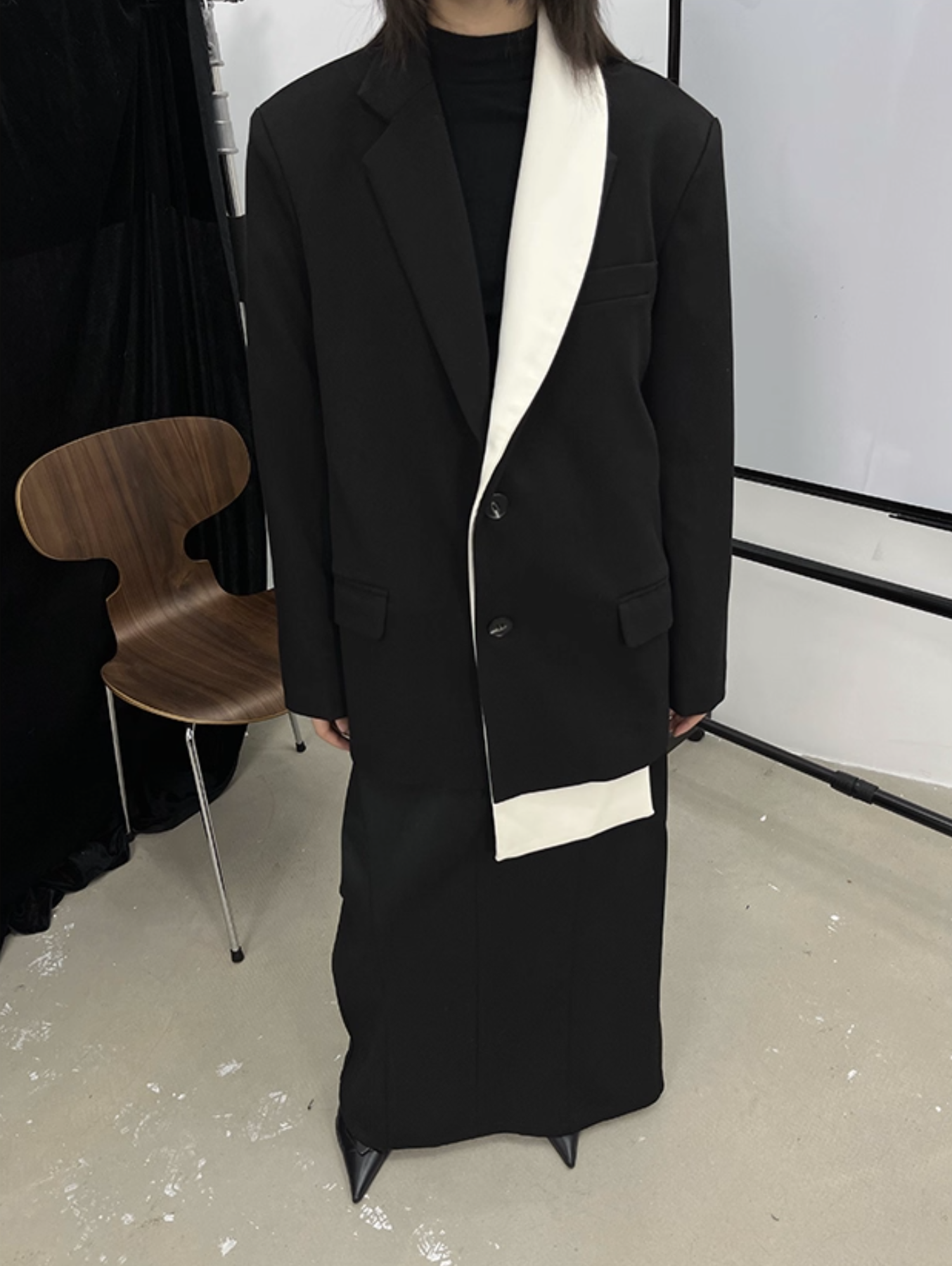 IN STOCK | KALANI COLOUR-BLOCKED LAPEL BLAZER - Image 4