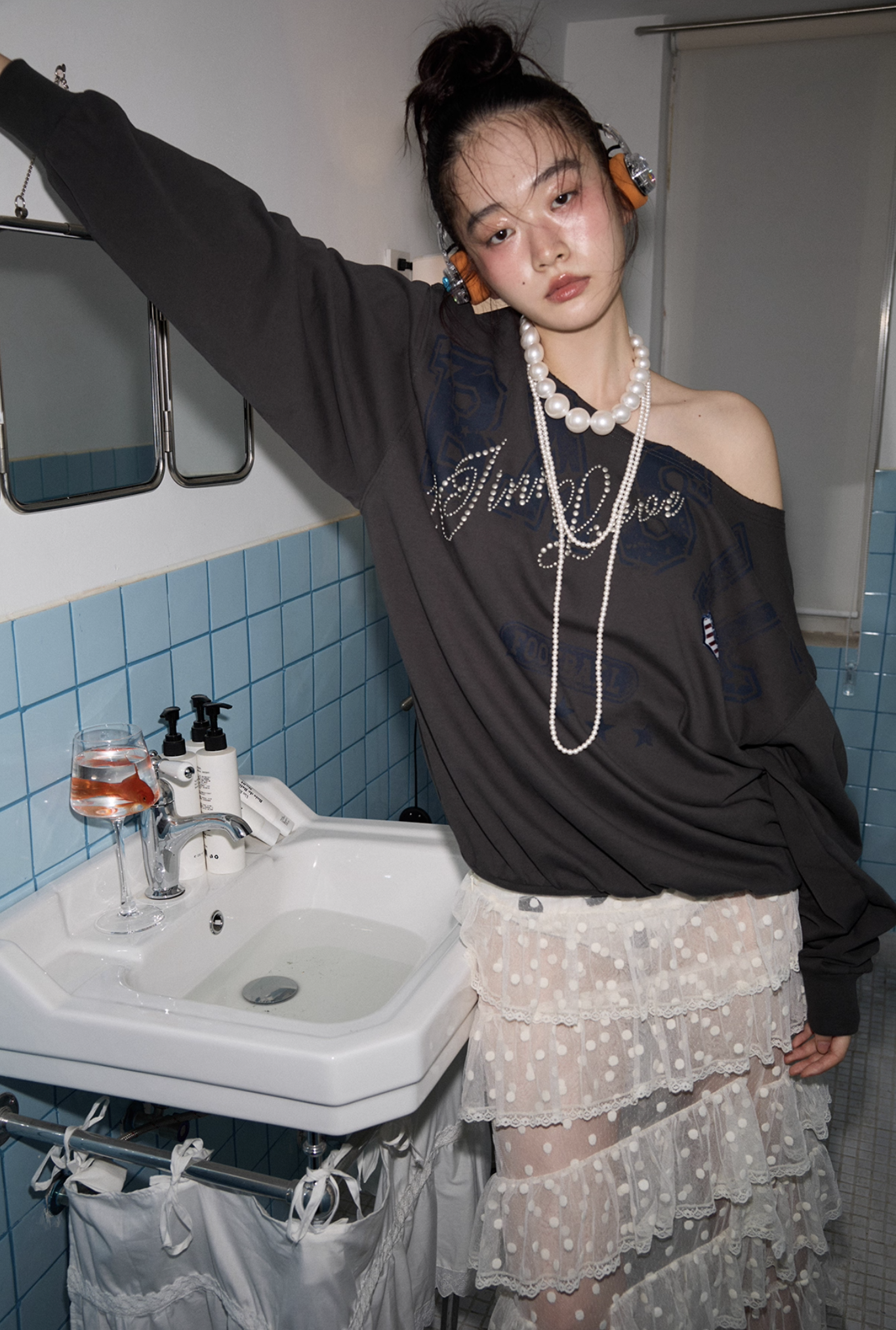 IN STOCK ♱ PENELOPE OFF SHOULDER SWEATSHIRT -- 2colors - Image 4