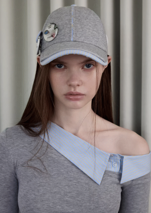 IN STOCK ♱ GRAY CONTRAST POP CAP + PLAYFUL REMOVABLE PIN BADGES