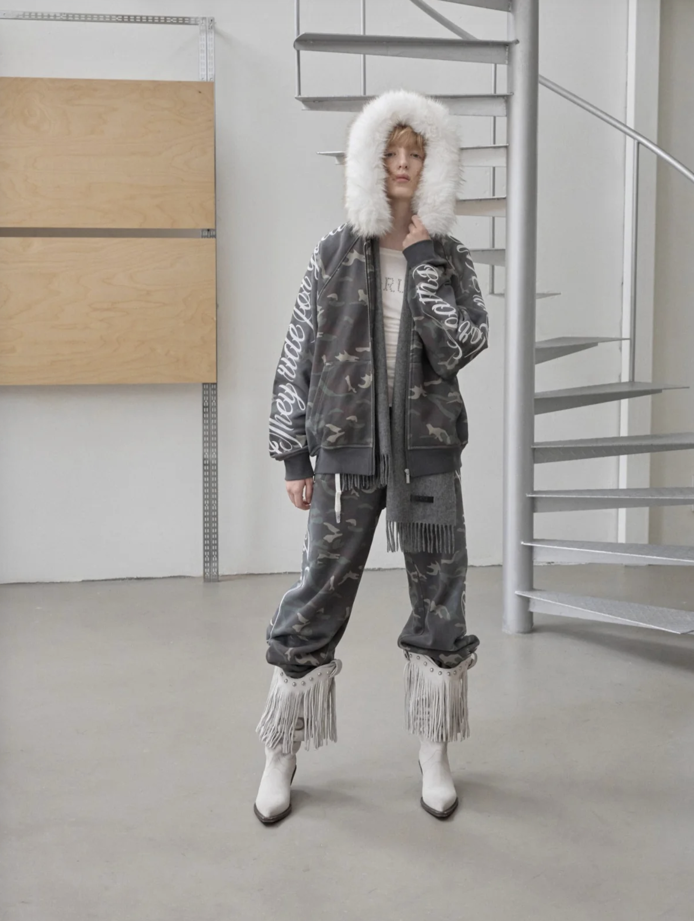 IN STOCK ♱ FAUX-FUR HOODED SWEATSHIRT❗️DETACHABLE HOOD❗️& SWEATPANTS SET - Image 7
