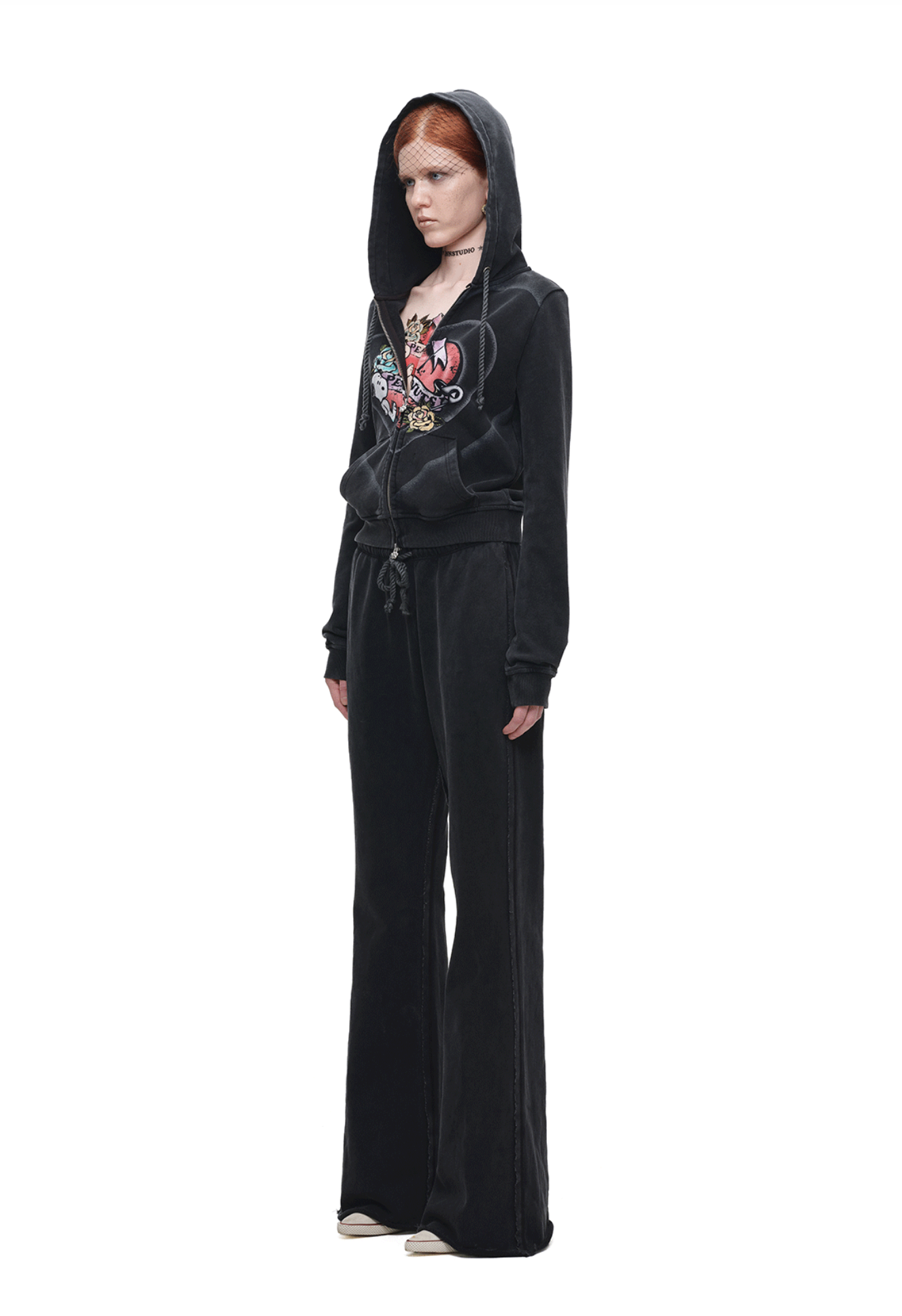 IN STOCK ♱ 1JINN x SNOOPY ੯‧̀͡⬮ PEANUTS VINTAGE HEART GRAPHIC ZIP HOODIE & LOUNGE PANTS - WASHED BLACK - Image 11