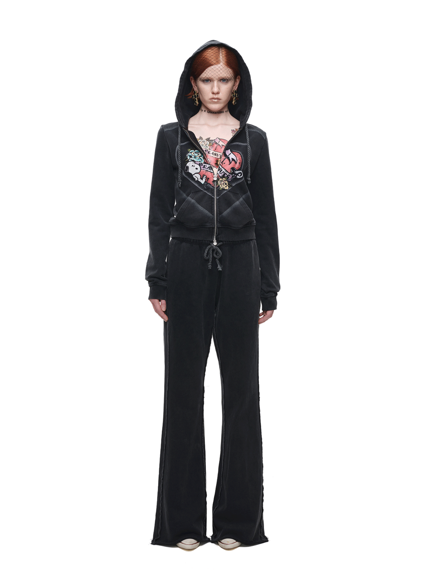 IN STOCK ♱ 1JINN x SNOOPY ੯‧̀͡⬮ PEANUTS VINTAGE HEART GRAPHIC ZIP HOODIE & LOUNGE PANTS - WASHED BLACK - Image 10