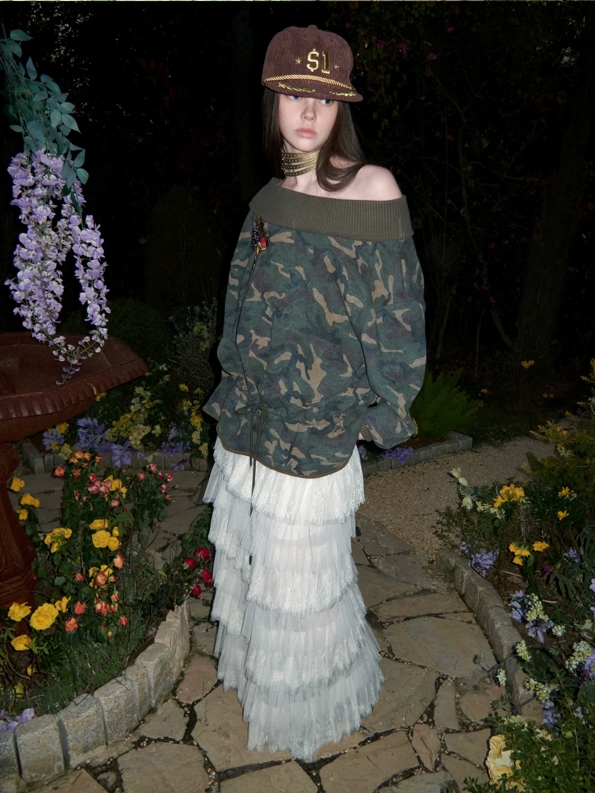 1JINN off-shoulder camo sweatshirt