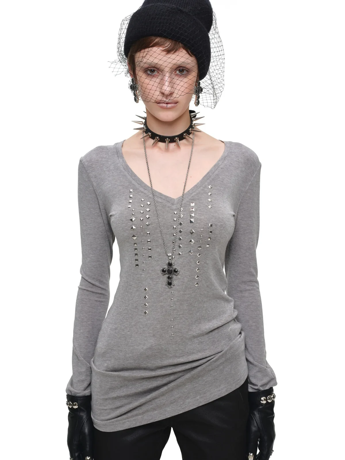 1JINN studded rhinestone V-neck knit top