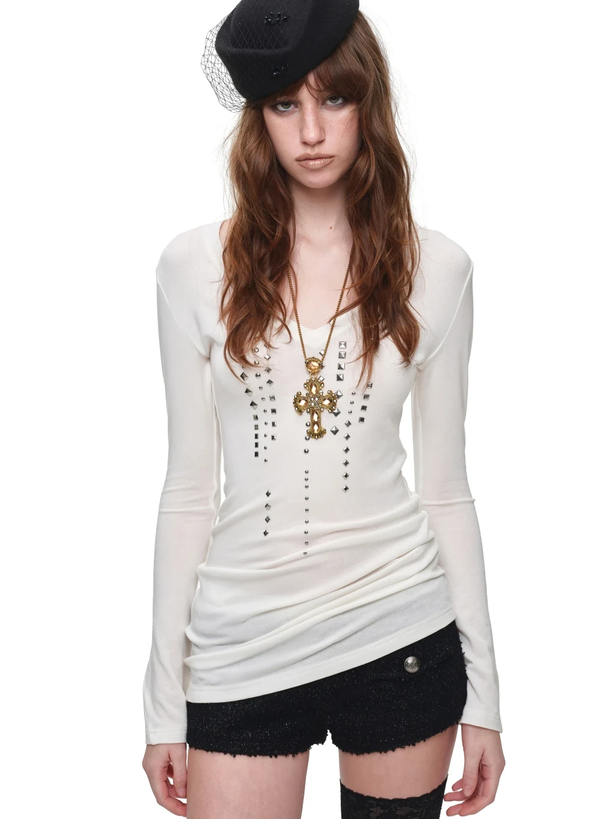 1JINN studded rhinestone V-neck knit top