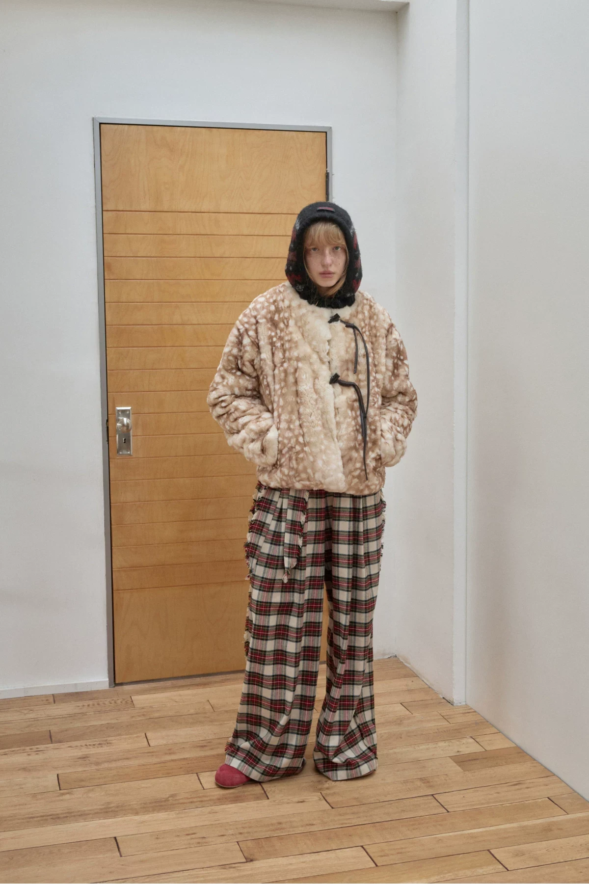 1Jinn Fair Isle Pony Jacquard Knit Hood 2
