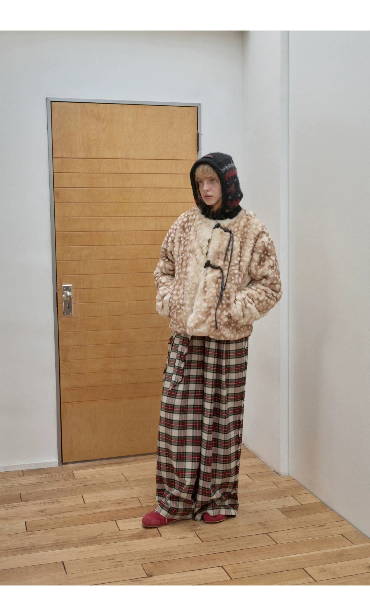 1Jinn Fair Isle Pony Jacquard Knit Hood 3
