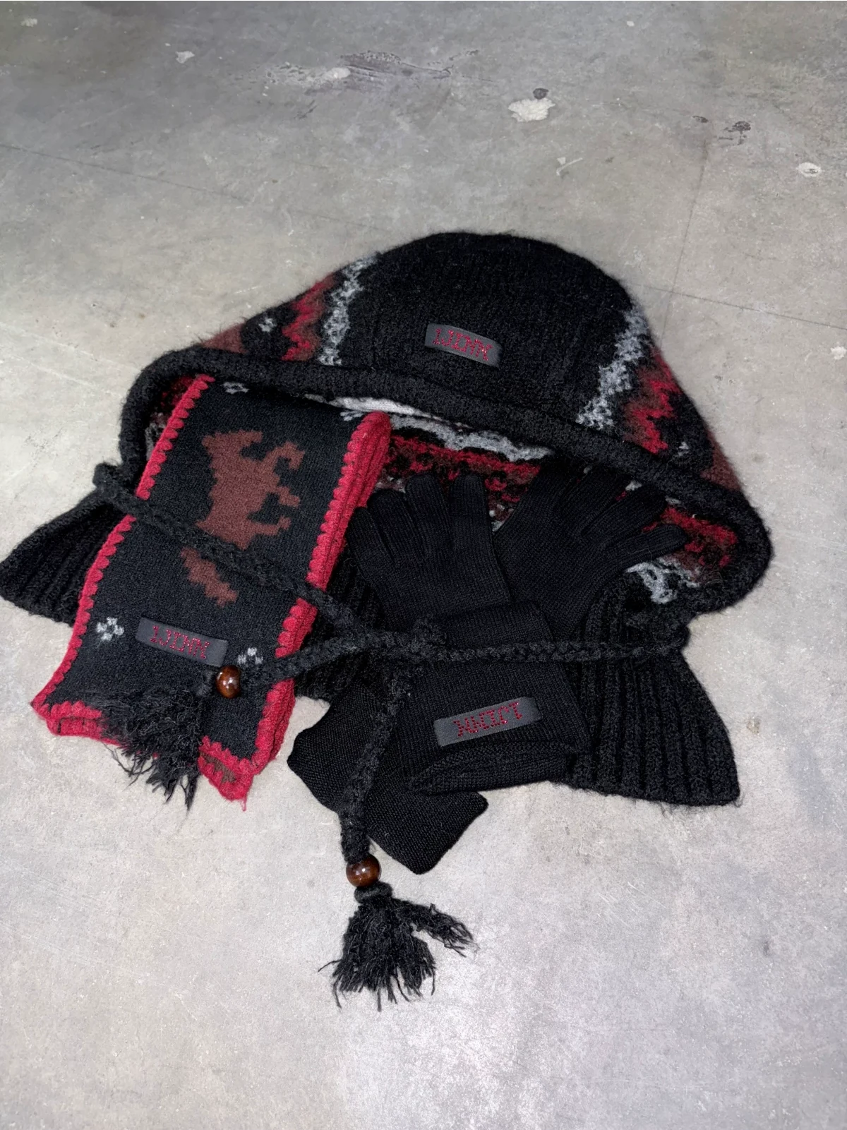 1Jinn Fair Isle Pony Jacquard Knit Hood 8