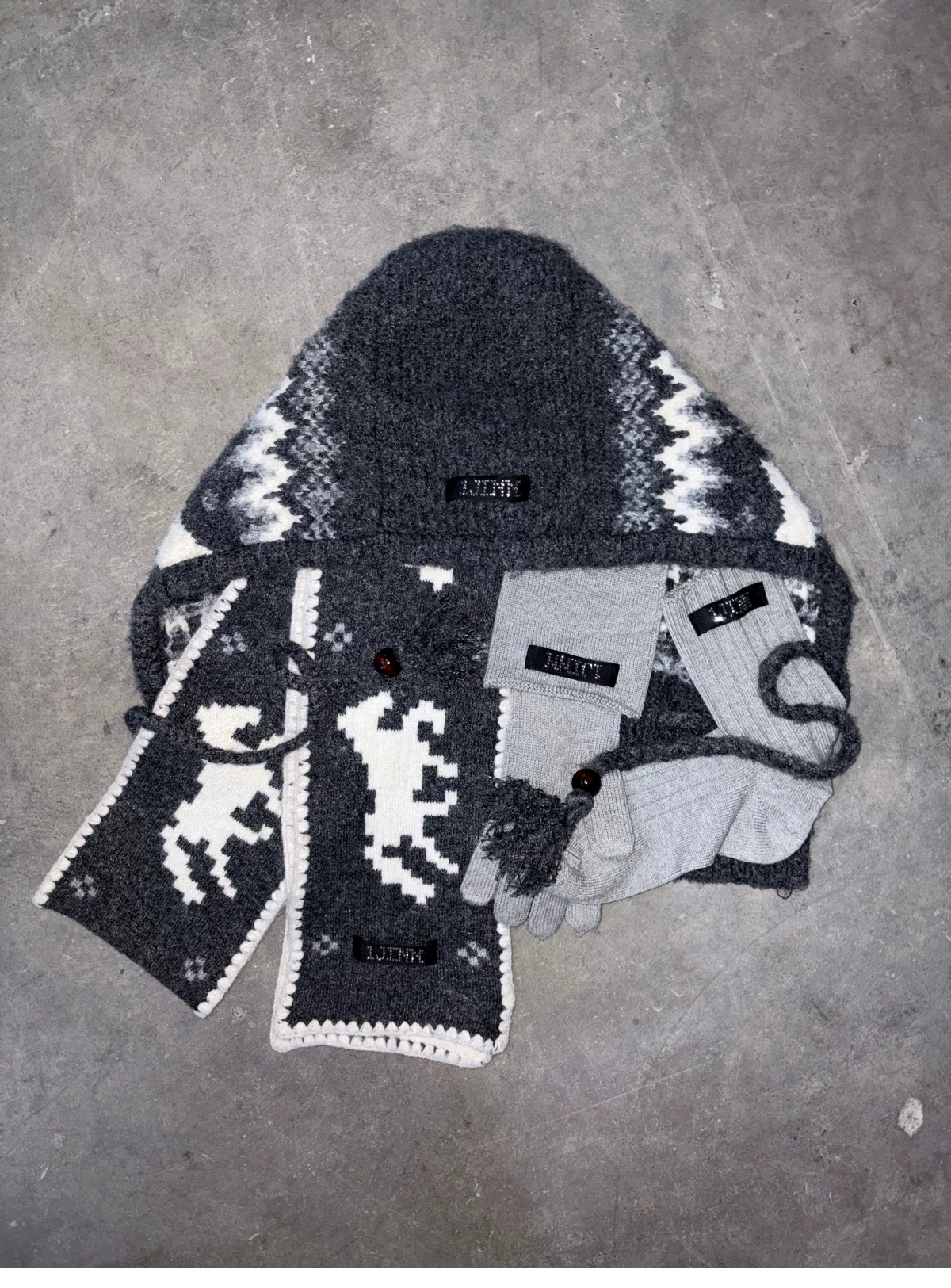 1Jinn Fair Isle Pony Jacquard Knit Hood 32