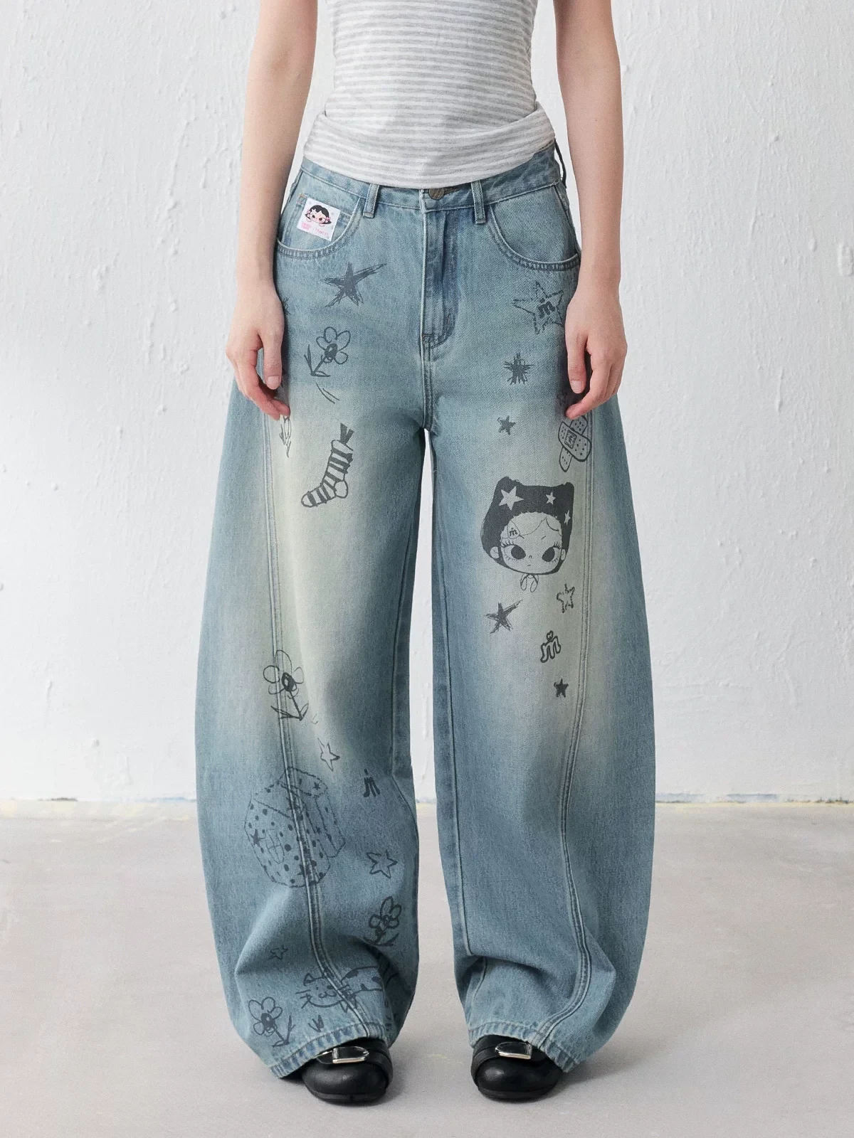 Masoomake Xiaoman Graffiti Print Barrel Leg Jeans 1